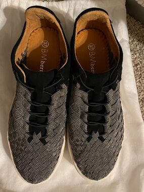 bernie mev. Women’s  Black Woven Slip-On Sneakers with White Sole